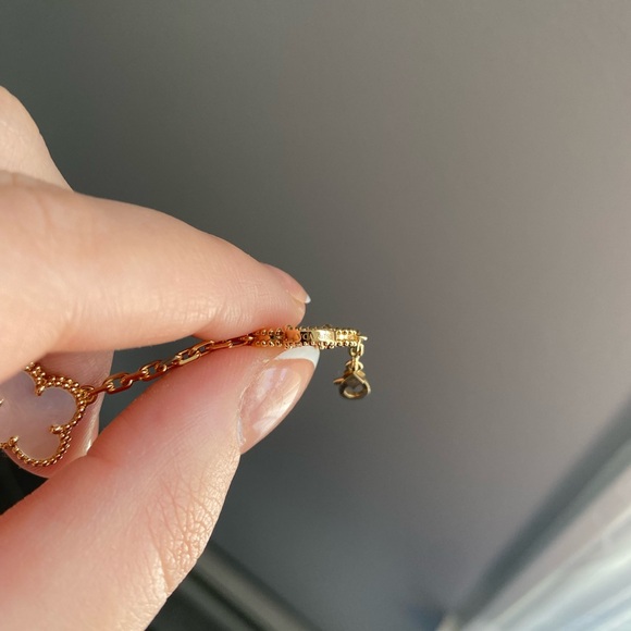 Van Cleef & Arpels Mother of Pearl Alhambra Bracelet - Picture 14 of 15